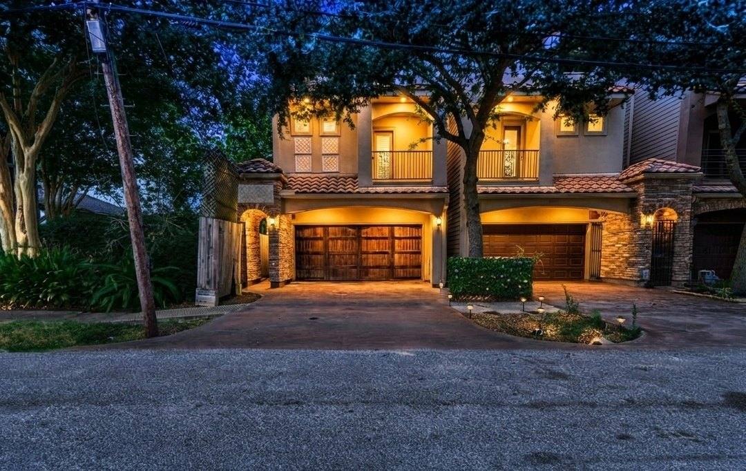 Modern Houston home exterior