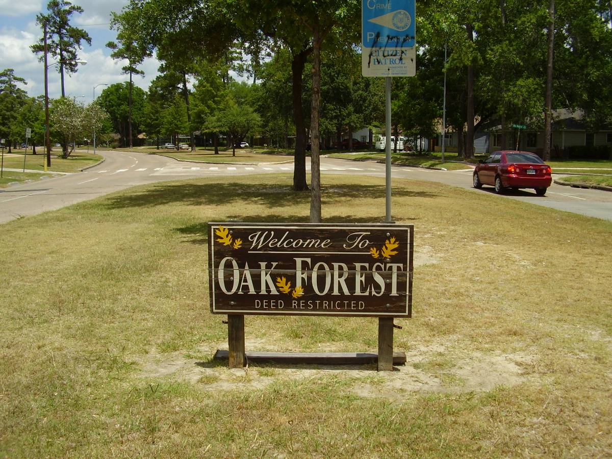 Welcome to Oak Forest sign